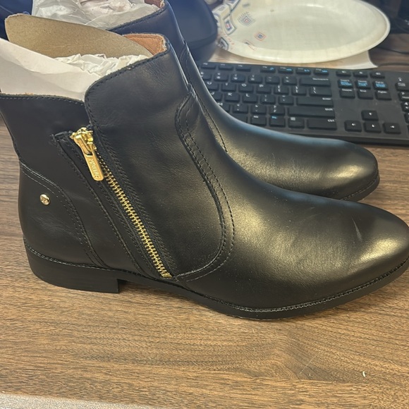 Pikolinos Royal Black - Picture 3 of 4